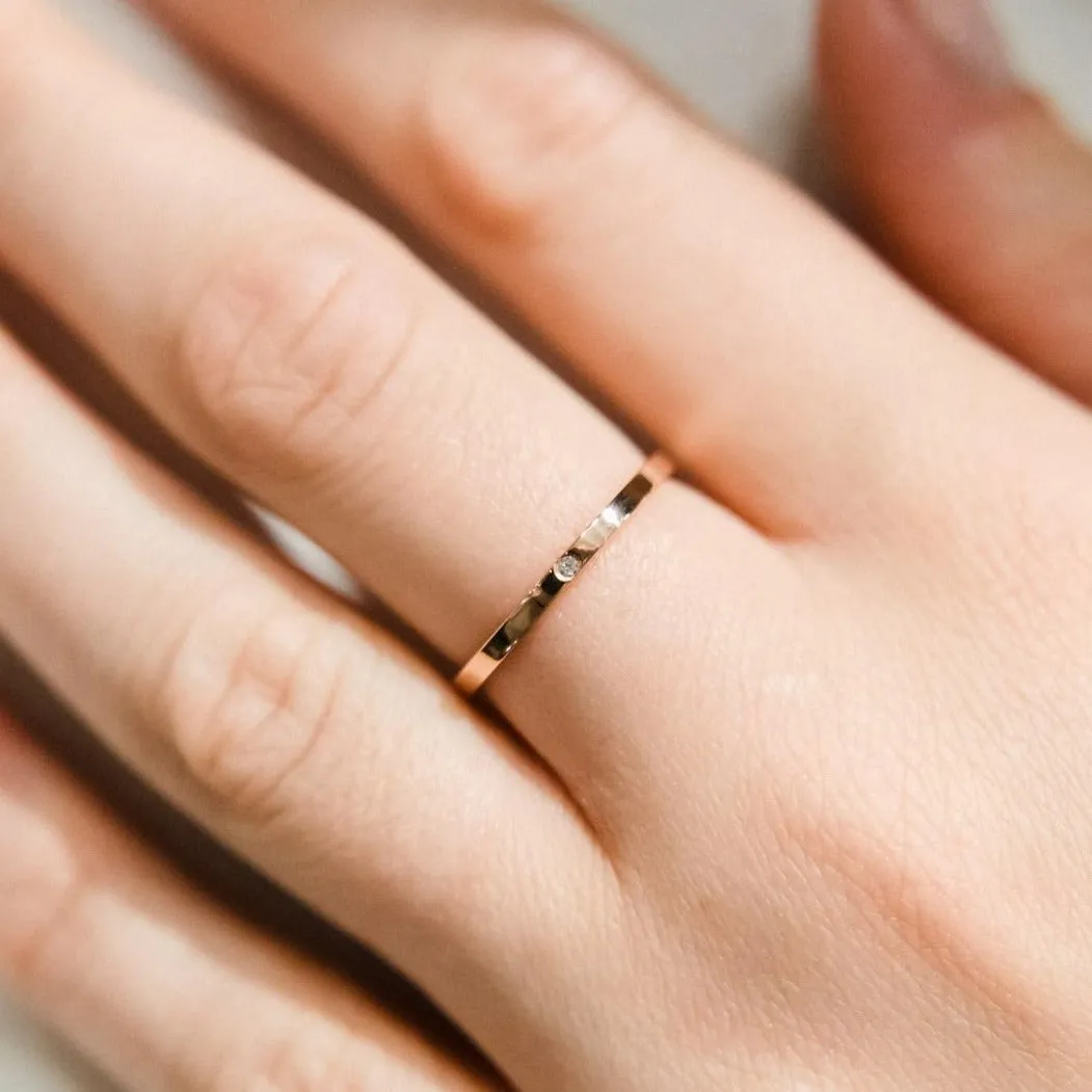 18kt Gold Single Natural Diamond Ring