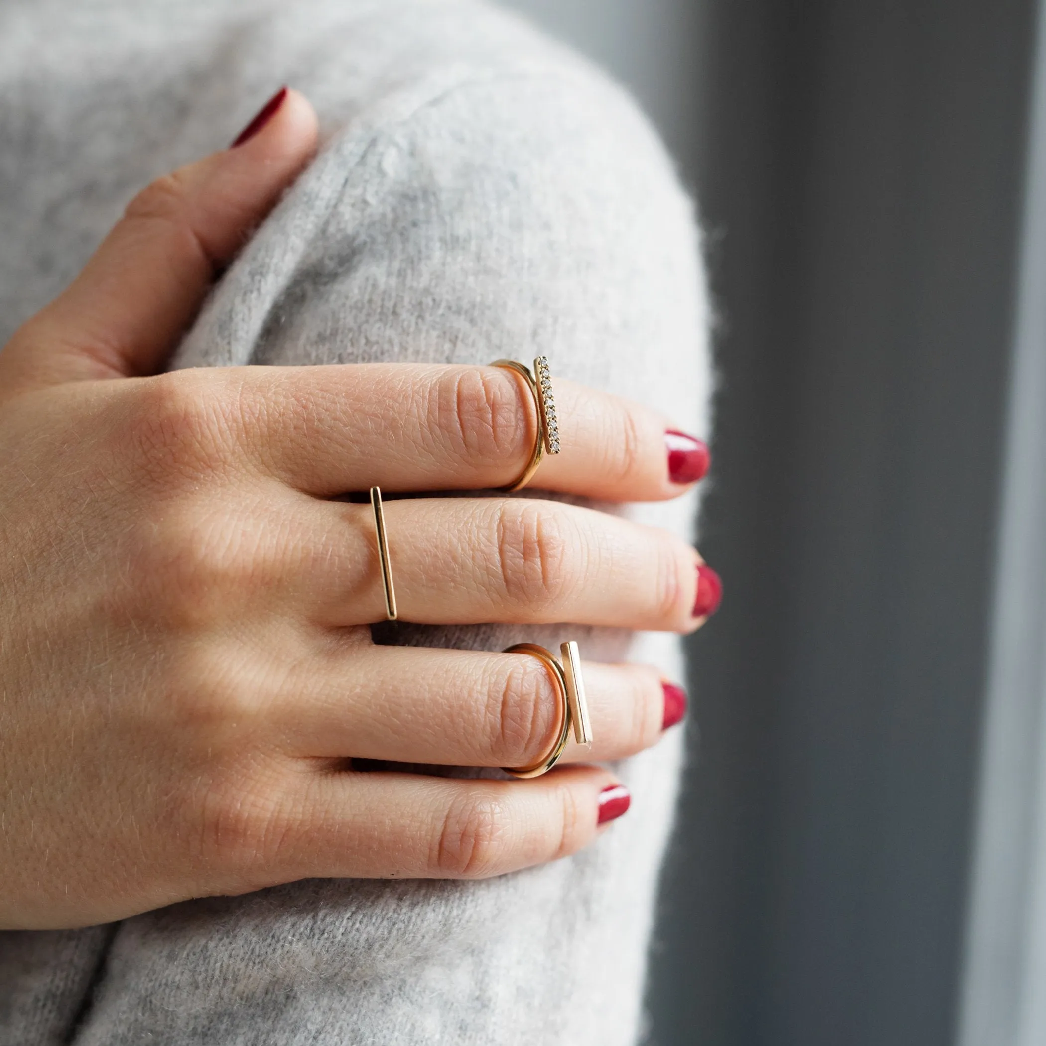 9kt Gold Diamond Bar Ring