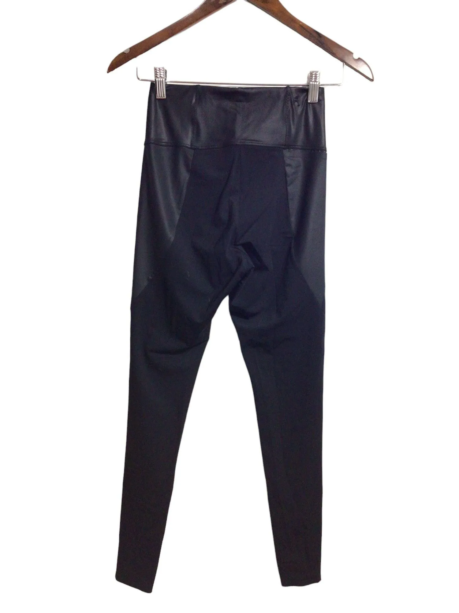 A DAY Women Activewear Leggings Regular fit in Black - XS